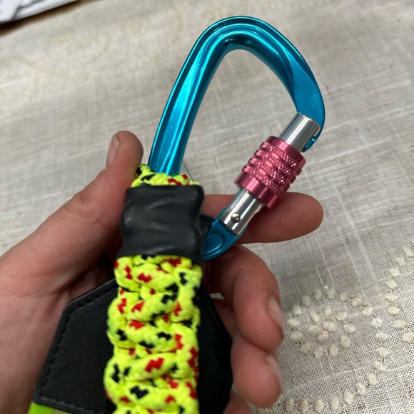 MCM RAYMONDE OVERSIZED BAG CHARM KEYRING LUGGAGE TAG BRAND NEW & 100% AUTHENTIC - Picture 13 of 14